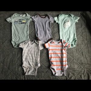 Newborn clothing (boys/unisex)